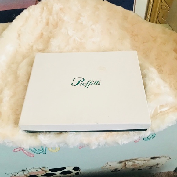 PROFFITS HAPPY HOLIDAY Christmas pin bundle 🎄 - Picture 7 of 8